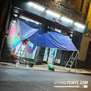 Peinture sur vitrine comment peindre sous la pluie ou la neige ?
