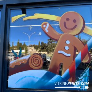 thème deco pain d’épice géant Décoration centre commercial pour Noël avec ambiance féérique et gourmande mise en scène immersive génératrice de trafic.