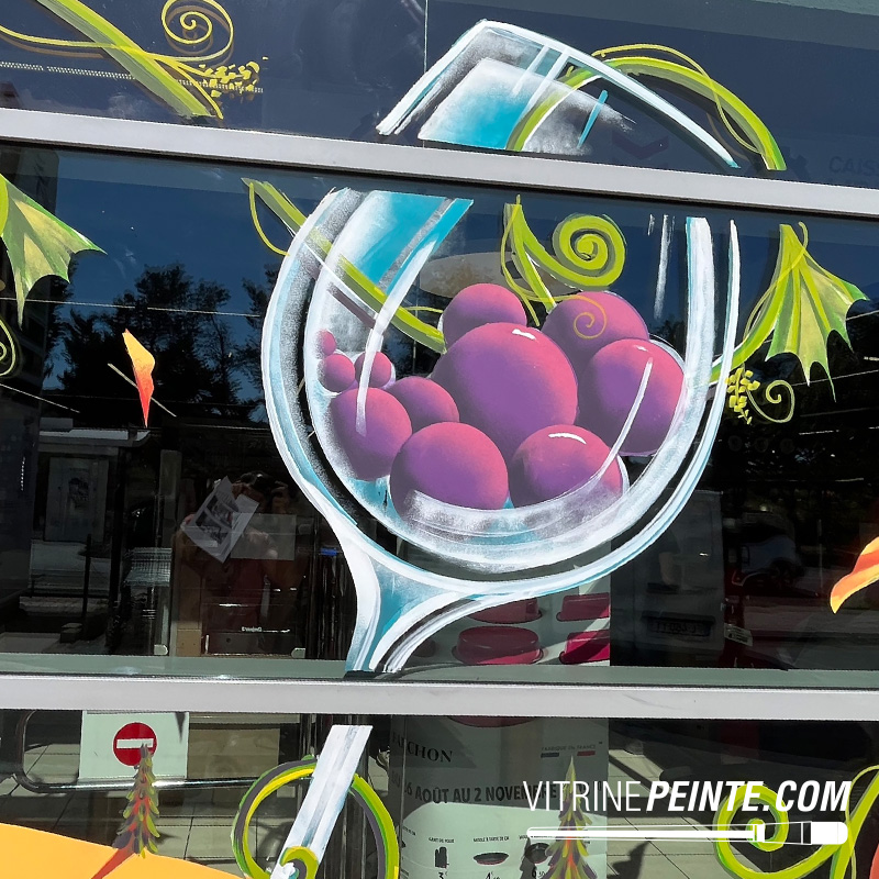 AUTOMNE-idee.deco.foir.aux.vins.grappe.de.raisin.geant.dessin.peinture.vitrine.magasin.vitrine.peinte.3