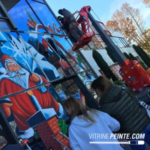 Manosque.hyperU.decoartion.vitrine.centre.commercial.pere.noel.geant.idee.deco.devanture.magasin