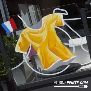 Maillot JAUNE cyclisme géant : peinture Vitrine Décoration Tour de France, idée déco Tour de France 2026 pour commerçants, mairies, collectivités