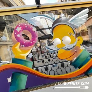 43-SIMSONS-OMER-CARNAVAL.animation.decoration.roi.pop.culture.inspiration.deco-vitrine-magasin.carnaval.nice.2024.coulisse.atelier.artiste.peinture.aux.algues.PAC-MAN.vintage
