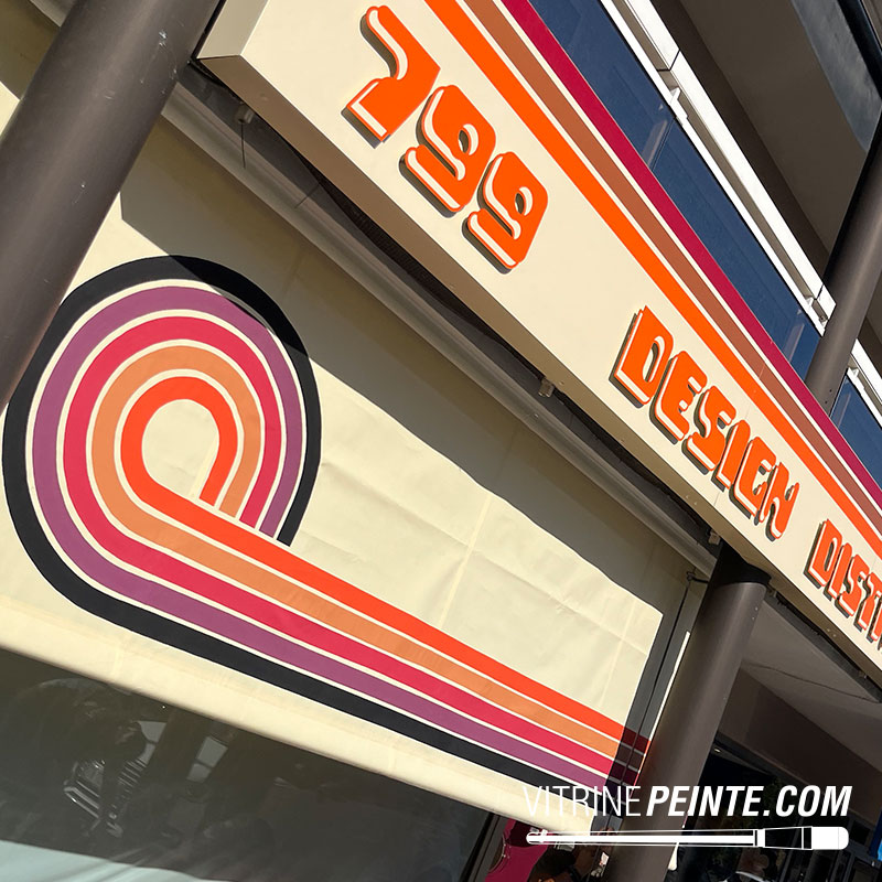 Marquage logo grand format peint sur store banner en textile
