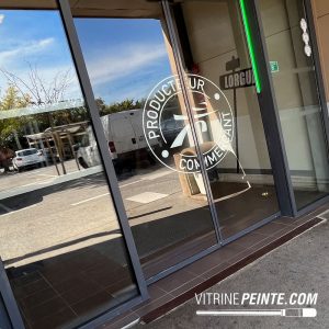 Nettoyage de portes automatiques et vitrages d’entrée de centre commercial – commerces et CHR Alpes-Maritimes 06