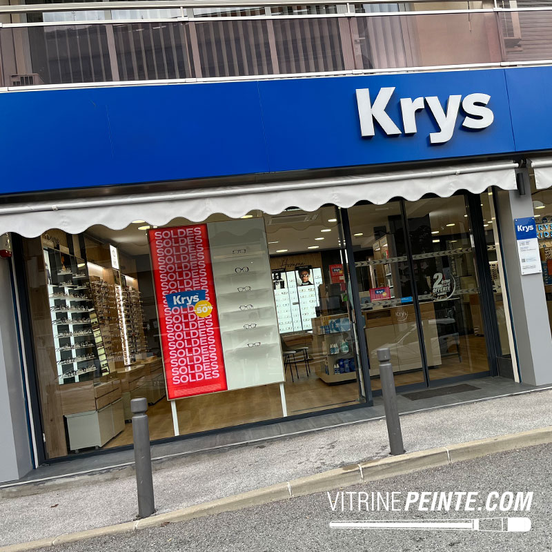 Entreprise Nettoyage vitrines magasin Opticien grandes surfaces vitrées, laveur de vitres professionnel dans les Alpes-Maritimes 06