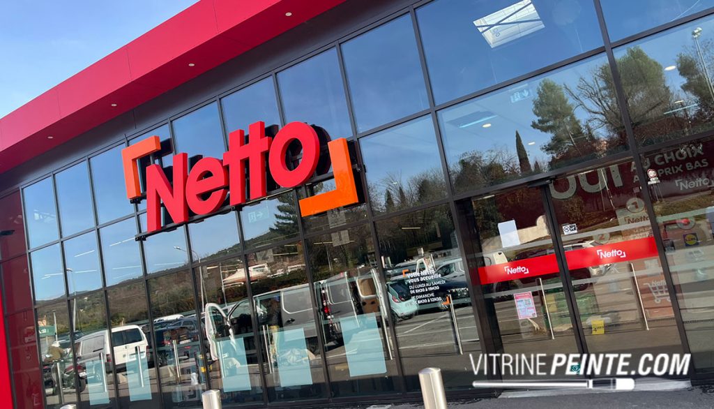 Tarif nettoyage Vitrines de grande hauteur et accès complexes entreprise