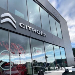 devis Nettoyage professionnel de grandes baies vitrées pour concession automobile dans Nice, Cannes, Antibes, Grasse et Saint-Laurent-du-Var.