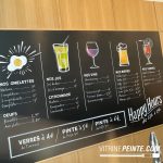 Lettrage tableaux noirs et déco ardoises murales avec menus, illustrations et tarifs réalisés à la peinture