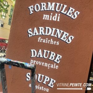 Menu façade murale vintage décoratif avec écriture peinte à la main