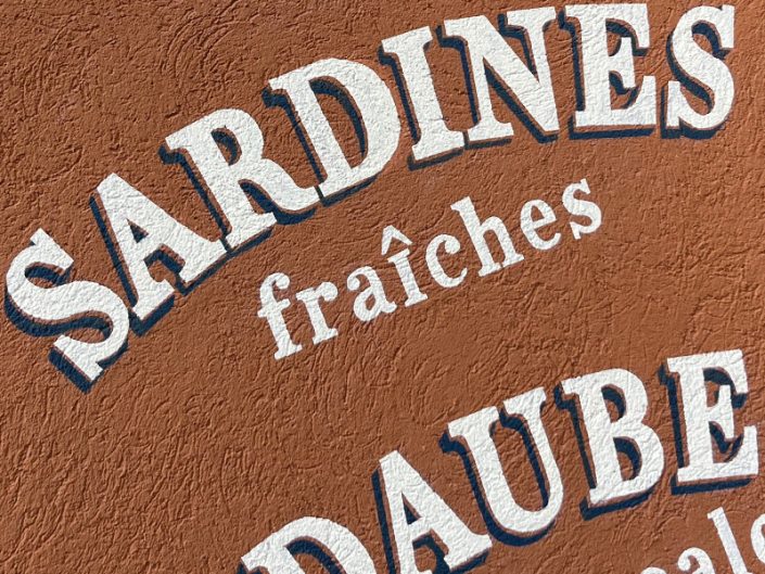 165-Lettrage-peinture-Facade-mur-enseigne-brasserie-bistro-style-retro-vintage-peintre-en-lettre