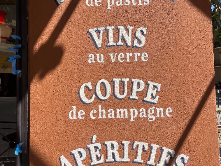 173-Lettrage-peinture-Facade-mur-enseigne-brasserie-bistro-style-retro-vintage-peintre-en-lettre