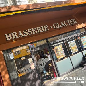 173-Lettrage-peinture-Facade-mur-enseigne-brasserie-bistro-style-retro-vintage-peintre-en-lettre