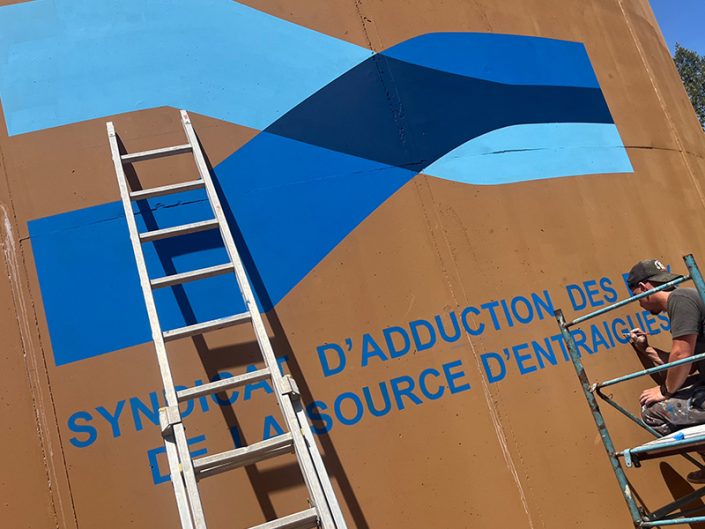 Marquage grand format sur une cuve béton : notre réalisation