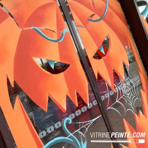 Décorations Halloween format XXL pour vitrines de magasins